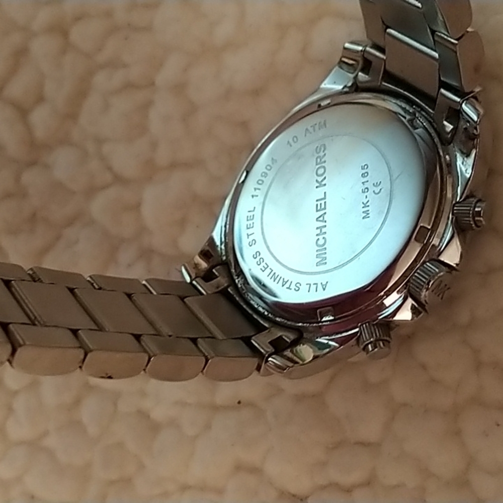 Michael Kors watch - Picture 3 of 4